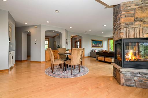 17-web-or-mls-1165 Symphony Ln 017Full.jpg