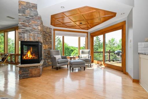 15-web-or-mls-1165 Symphony Ln 015Full.jpg
