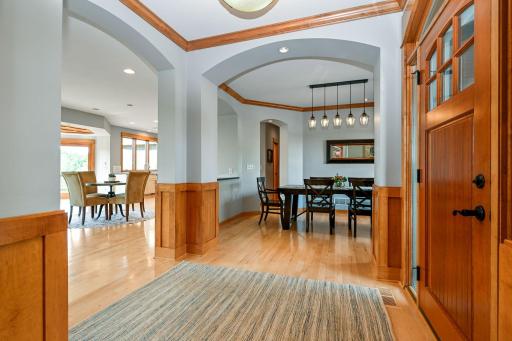 7-web-or-mls-1165 Symphony Ln 007Full.jpg