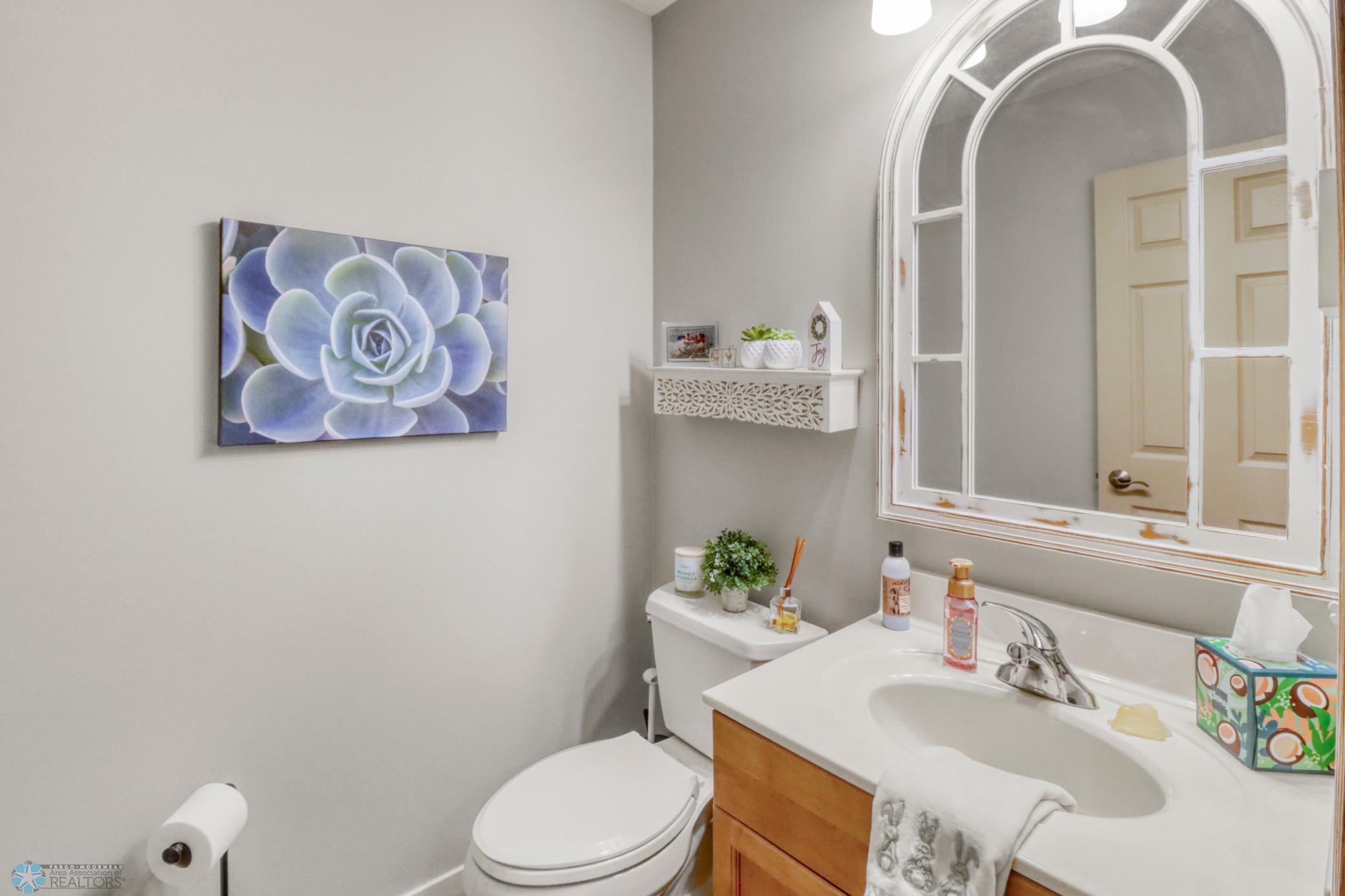 Half-bath1_1.JPG