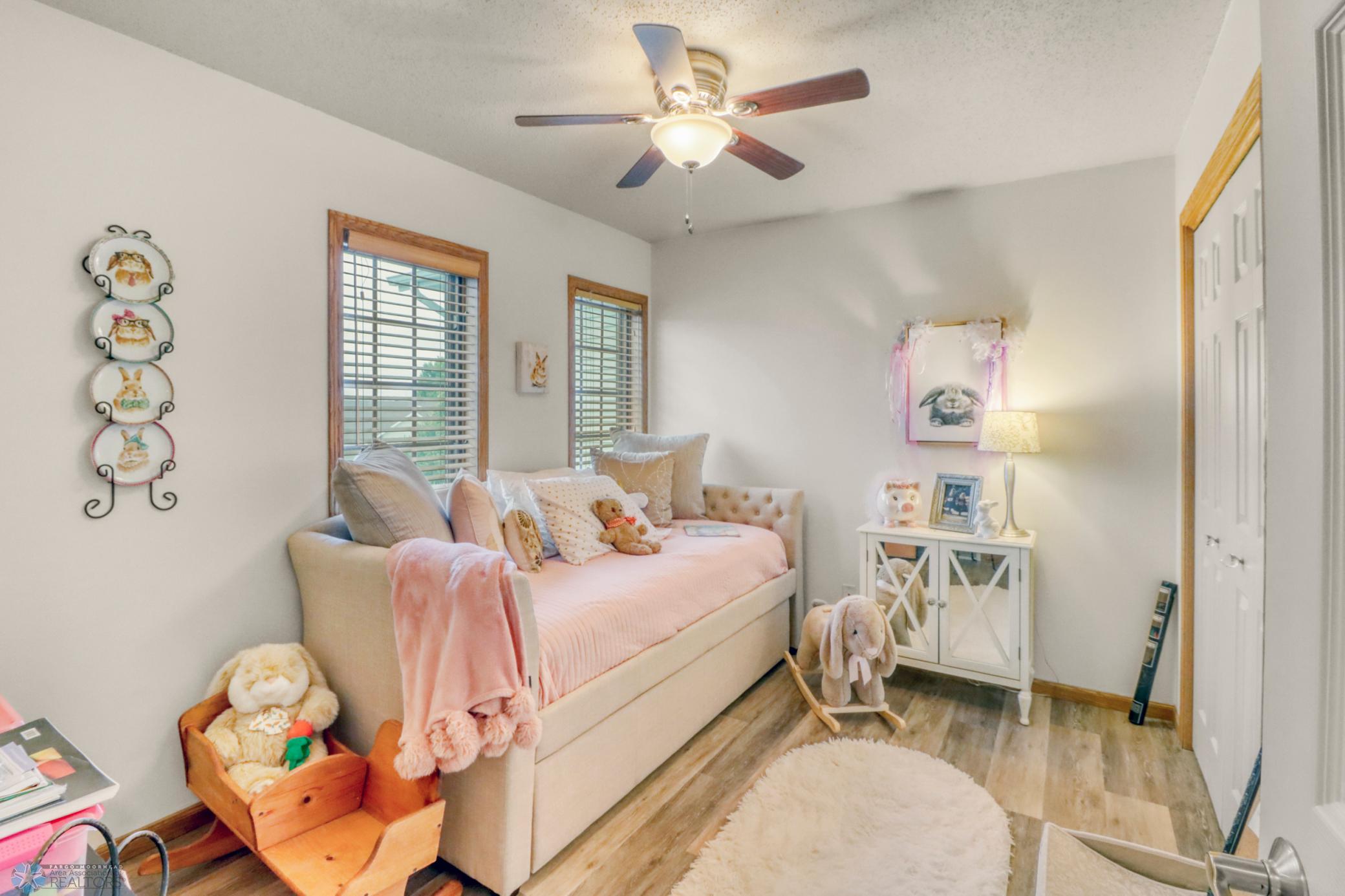 Upstairs Bedroom1_1.JPG