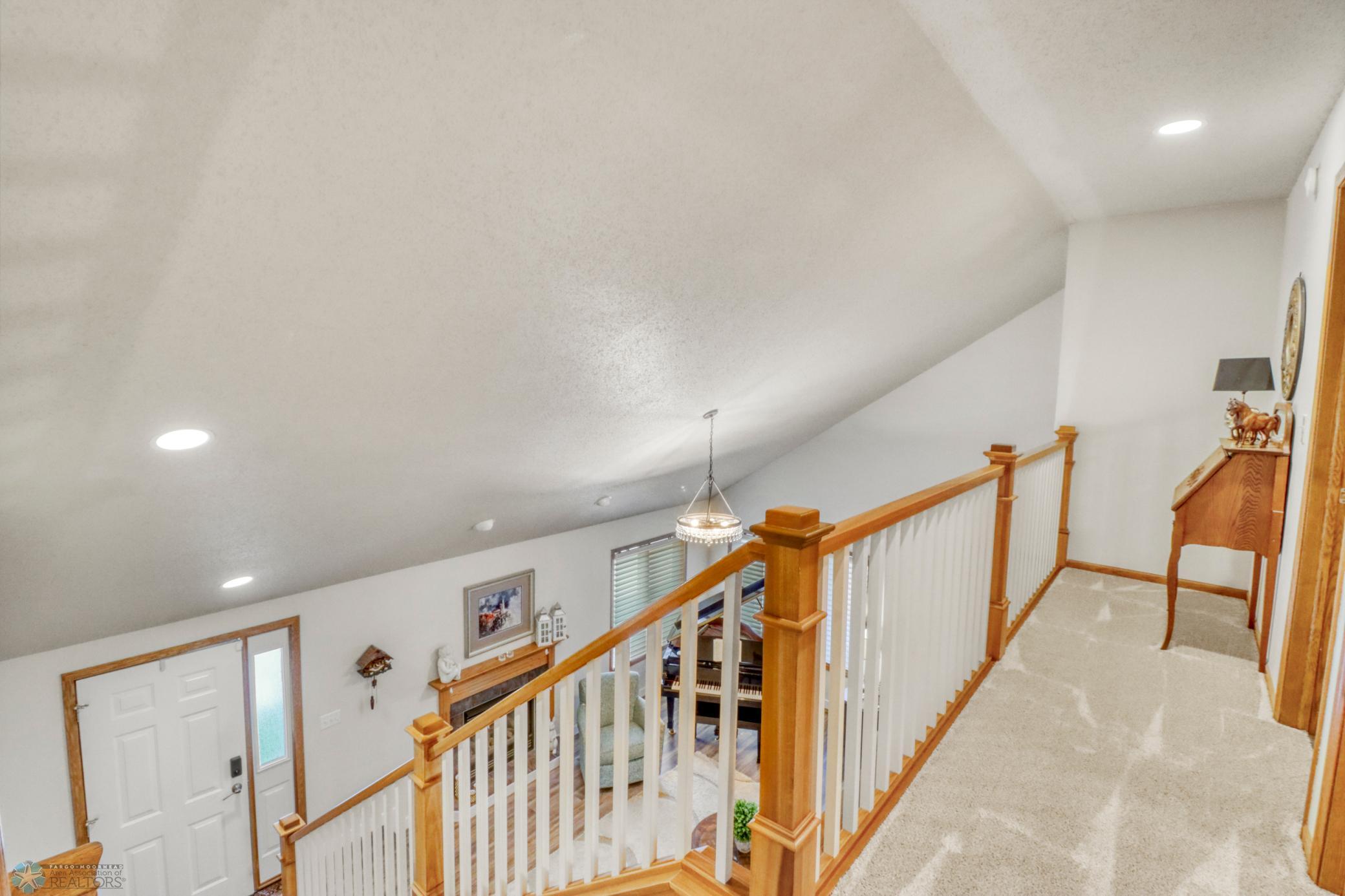 Upstairs1_1.JPG