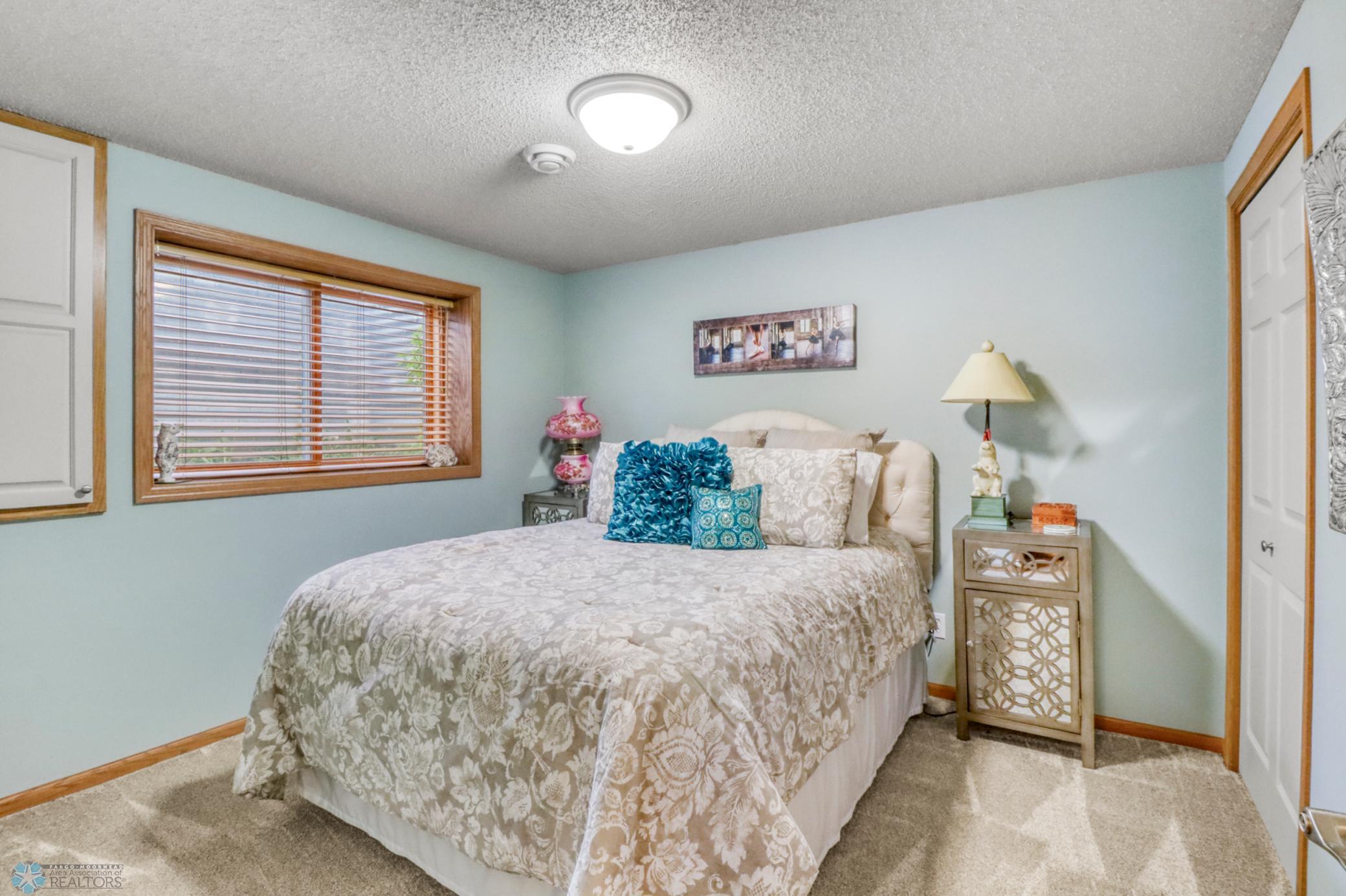 Basement Bedroom1_1.JPG
