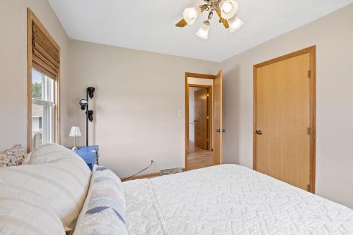 1516 Mendelssohn Avenue N, Minneapolis, MN 55427