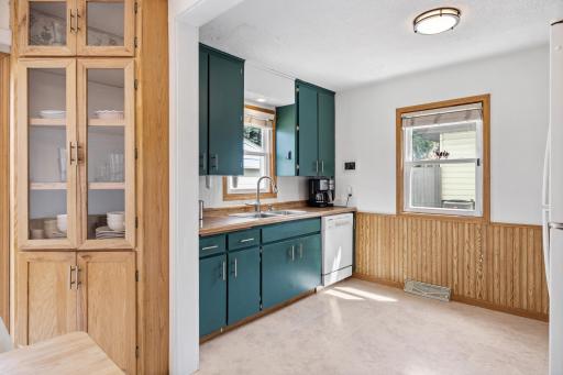 1516 Mendelssohn Avenue N, Minneapolis, MN 55427