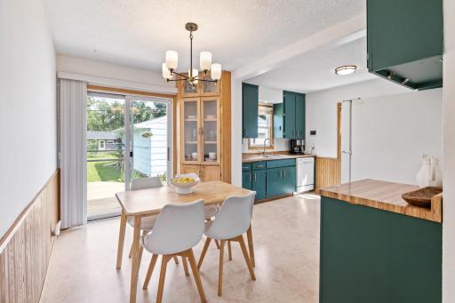 1516 Mendelssohn Avenue N, Minneapolis, MN 55427