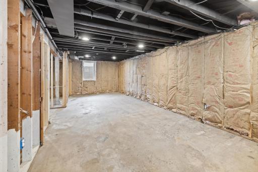 1516 Mendelssohn Avenue N, Minneapolis, MN 55427