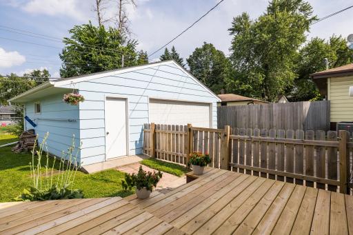 1516 Mendelssohn Avenue N, Minneapolis, MN 55427