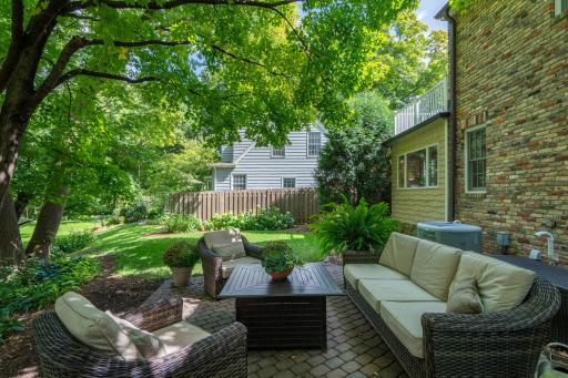 5011 Wooddale Lane, Minneapolis, MN 55424