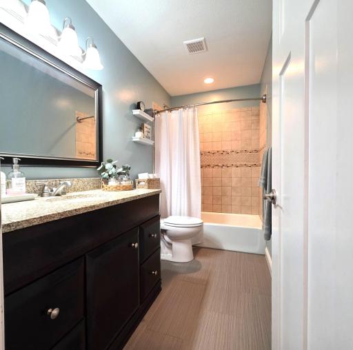 Upper Level Full Bathroom