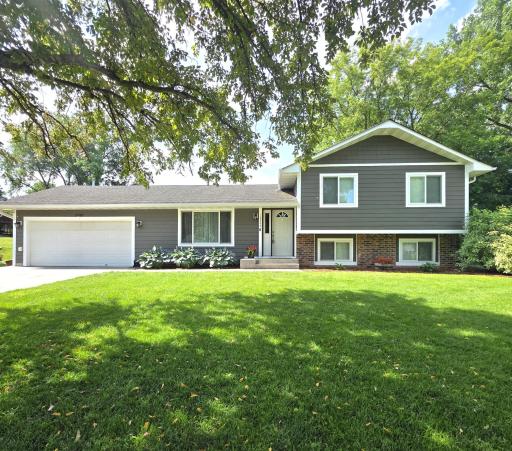 12249 24th Avenue S, Burnsville, MN 55337