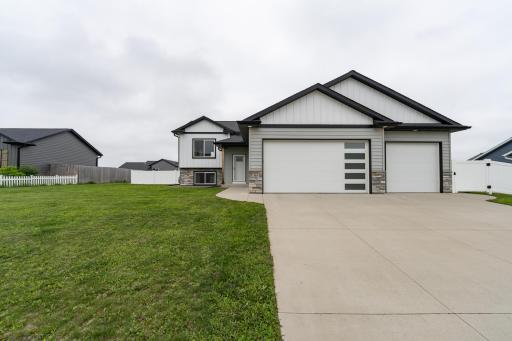 363 6th Street SE, Dover, MN 55929