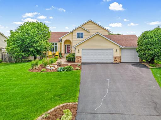 5546 Vinewood Lane N, Plymouth, MN 55442