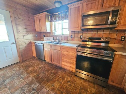 17886 State Highway 89, Wannaska, MN 56761