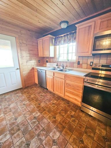 17886 State Highway 89, Wannaska, MN 56761