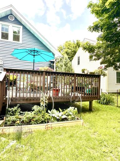 Deck & Garden