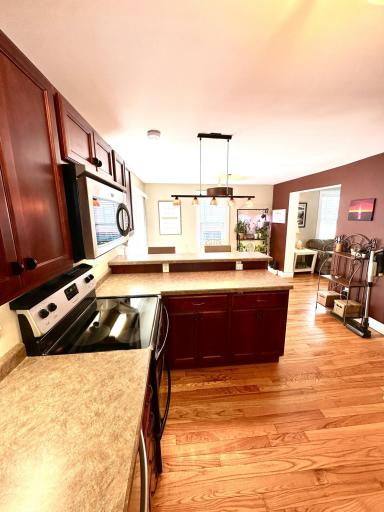 Large Fully Remodeled Kitchen