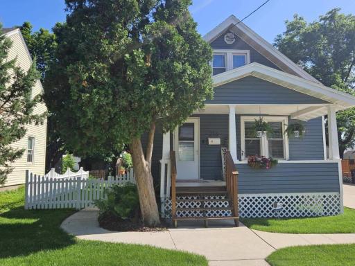 216 10 1/2 Street SE, Rochester, MN 55904