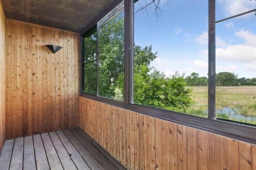 Private, enclosed deck overlooking nature preserve!