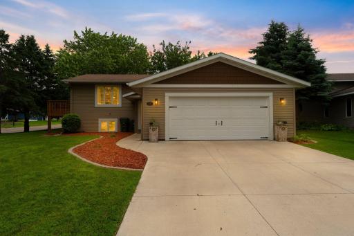 605 Park Island Drive SW, Hutchinson, MN 55350