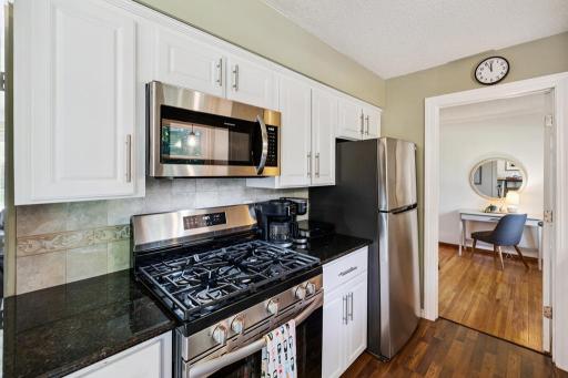 1182 Autumn Street, Saint Paul, MN 55113