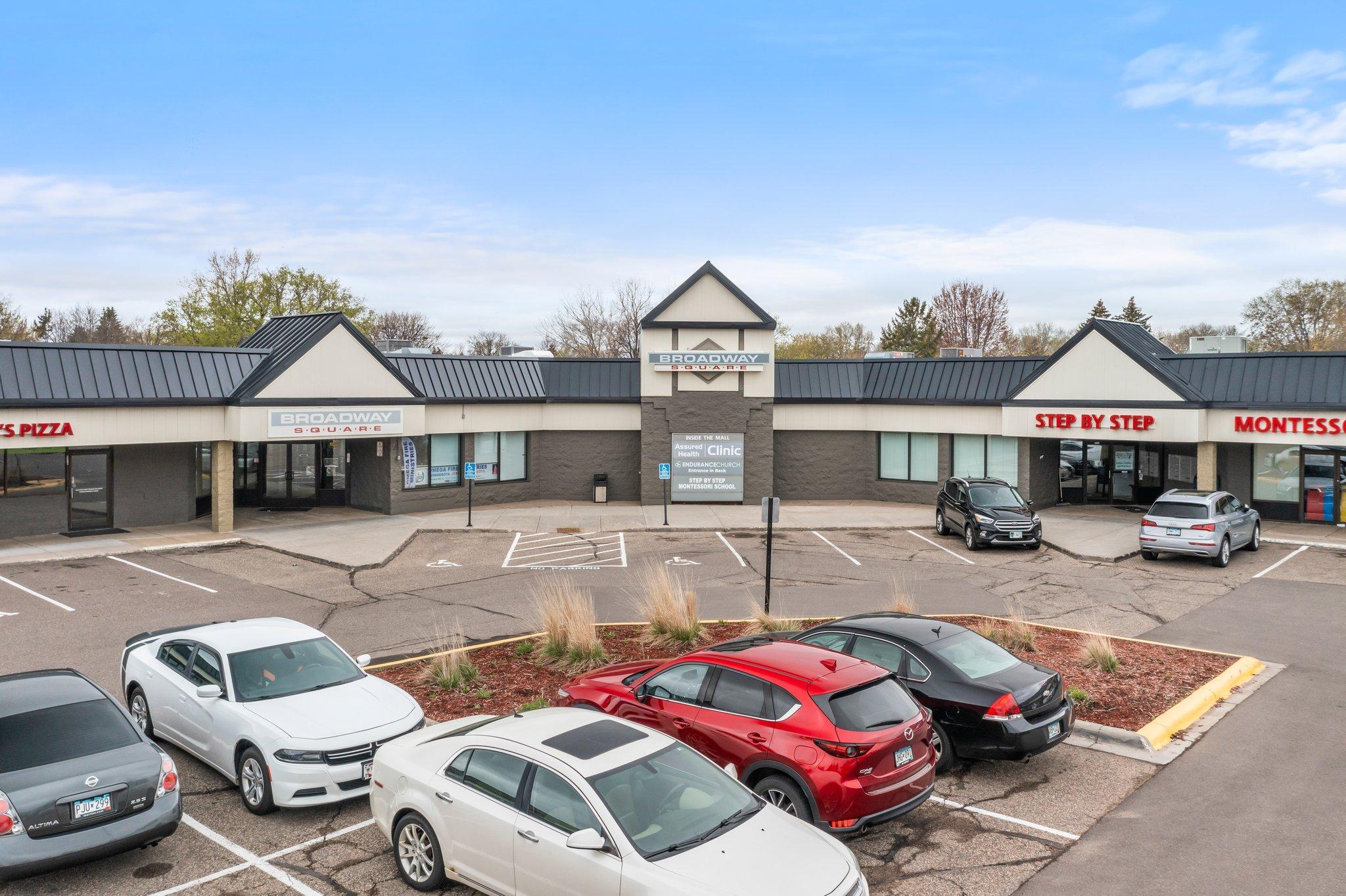 19-web-or-mls-8417 W Broadway-40.jpg