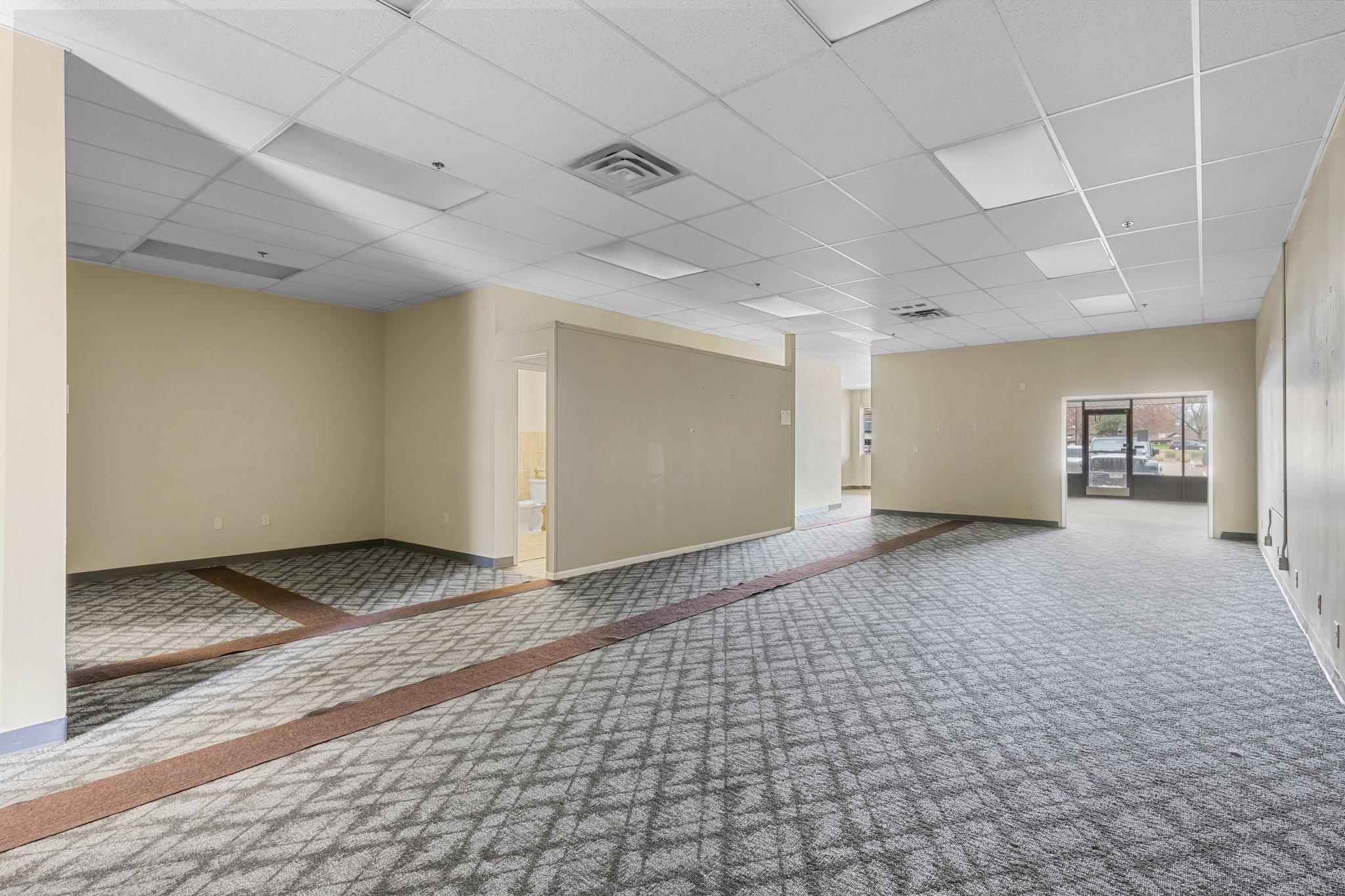 62-web-or-mls-8417 W Broadway-200.jpg