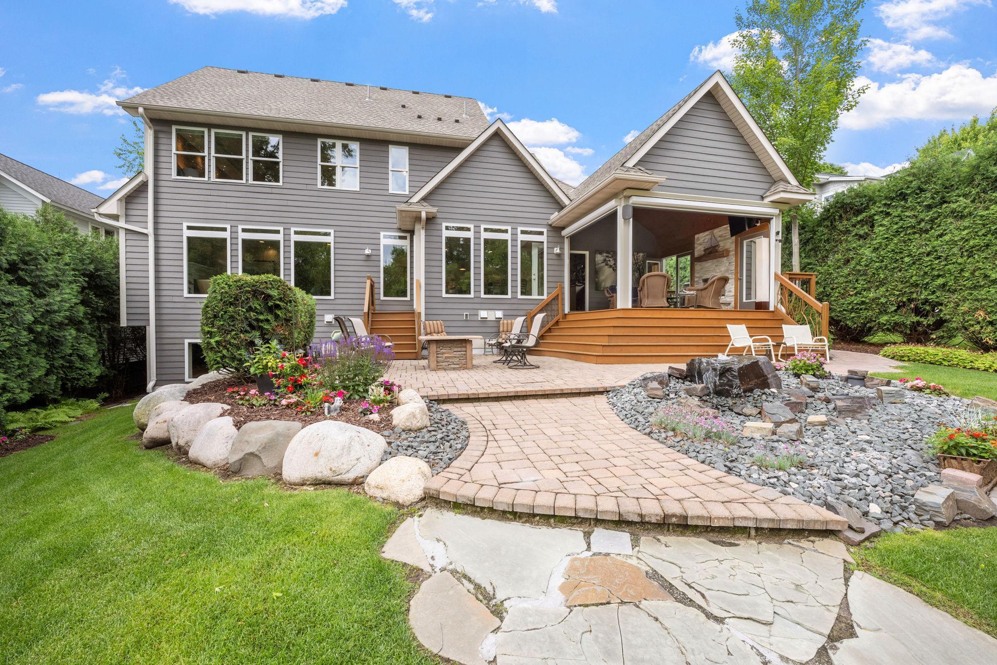 17-web-or-mls-221 George St-17.jpg