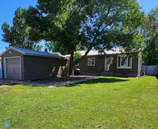 327 6th Avenue, Mapleton, ND 58059