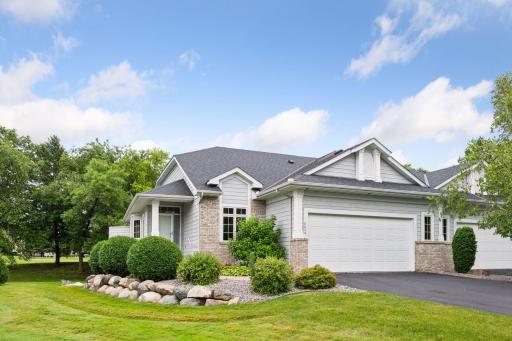 8820 Pointe Vista Drive, Victoria, MN 55386