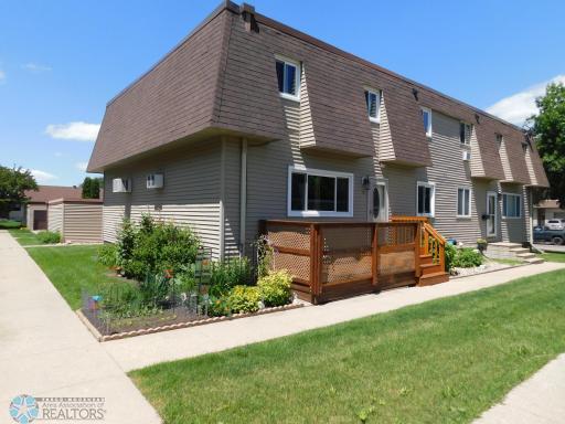 961 4th Avenue W, B, West Fargo, ND 58078