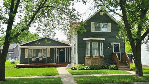 719 W 4th Street, Graceville, MN 56240