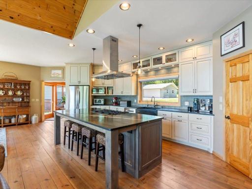 4217 Upper Roy Lake Road, Nisswa, MN 56468