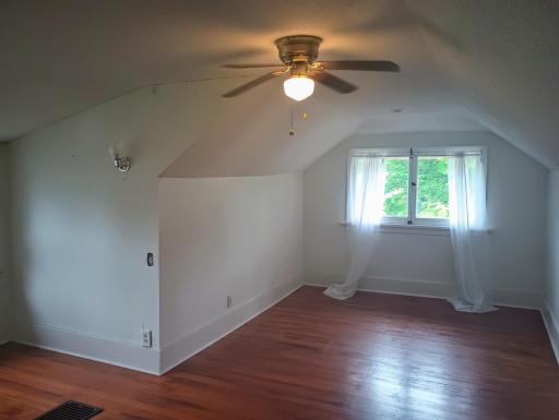 405 8th Street E, Northfield, MN 55057