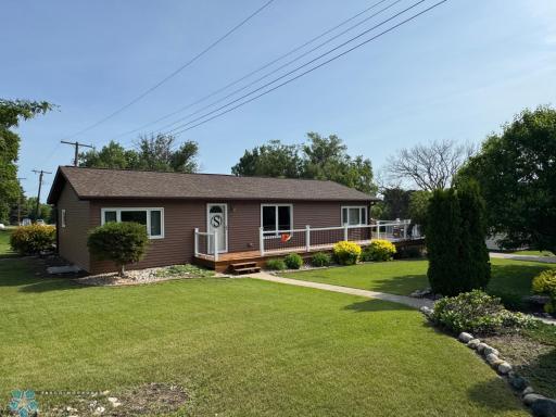 418 4th Avenue W, Lisbon, ND 58054