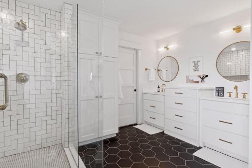 7568 Glen Alcove, Woodbury, MN 55129