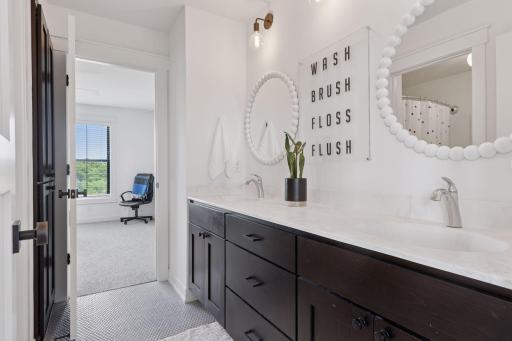 7568 Glen Alcove, Woodbury, MN 55129