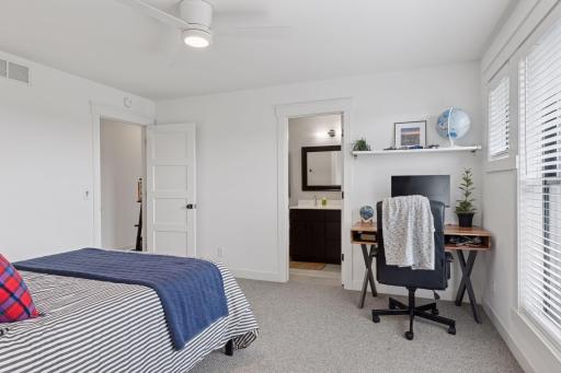 7568 Glen Alcove, Woodbury, MN 55129