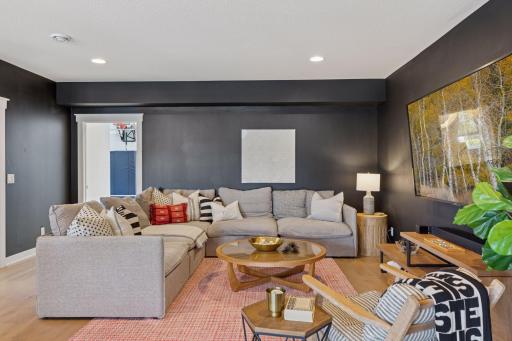 7568 Glen Alcove, Woodbury, MN 55129