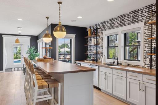 7568 Glen Alcove, Woodbury, MN 55129