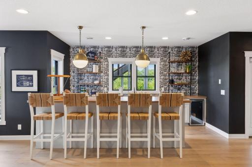 7568 Glen Alcove, Woodbury, MN 55129