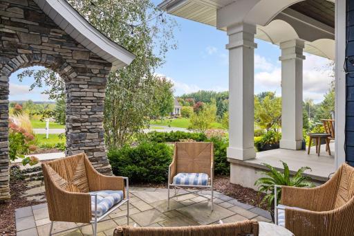 7568 Glen Alcove, Woodbury, MN 55129