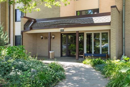 1690 Highway 36 W, 233, Saint Paul, MN 55113