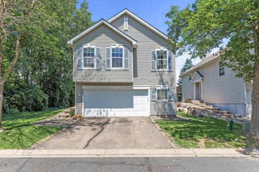 Detached Townhome HOA living with lawn and snow care