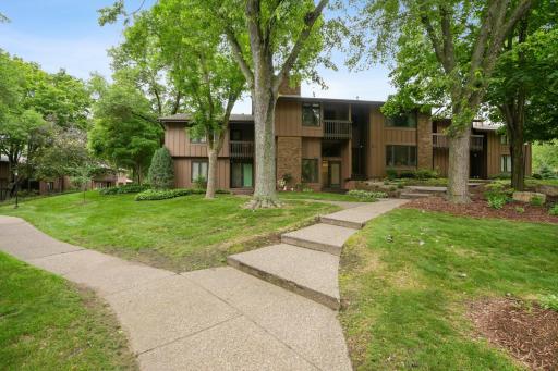 2589 Sumac Ridge, Saint Paul, MN 55110