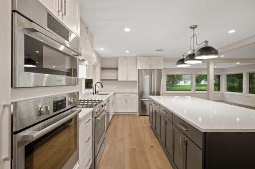 Gas range, 2 ovens... this home is perfect for hosting parties and holidays!