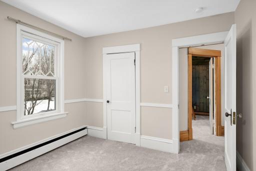 There IS hardwood floors under the new carpet in all 3 bedrooms.