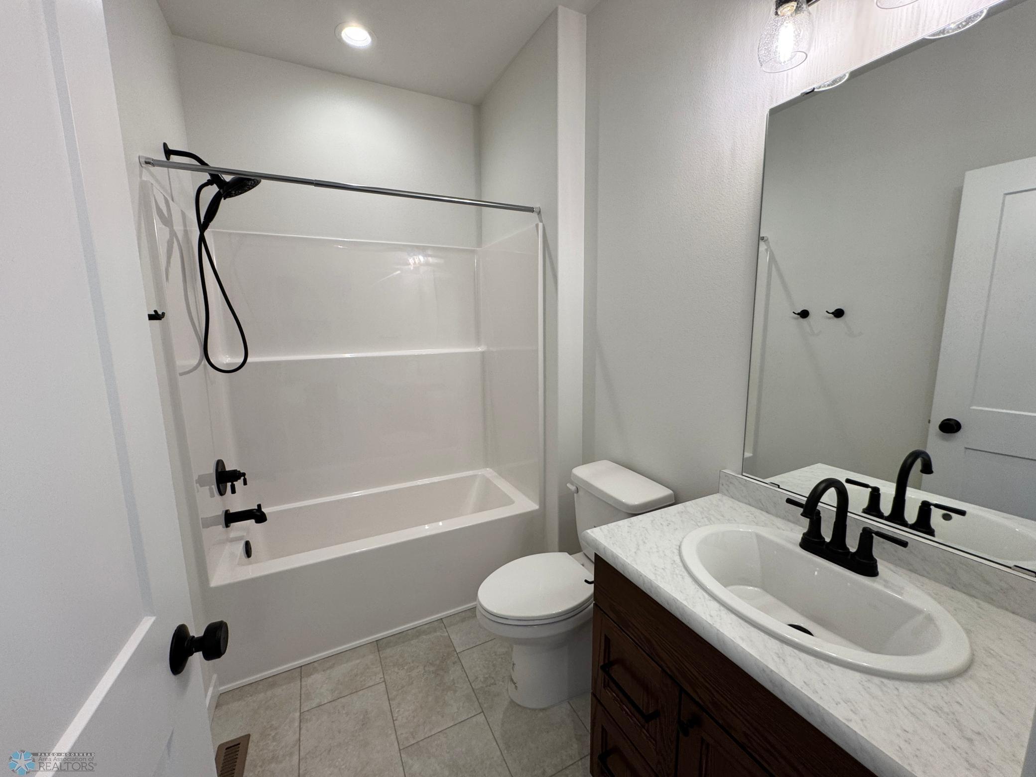 Main Floor Full Bath