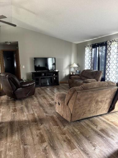 608 11th Avenue SW, Rice, MN 56367