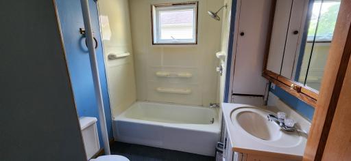 411 Governor Street, Oklee, MN 56742